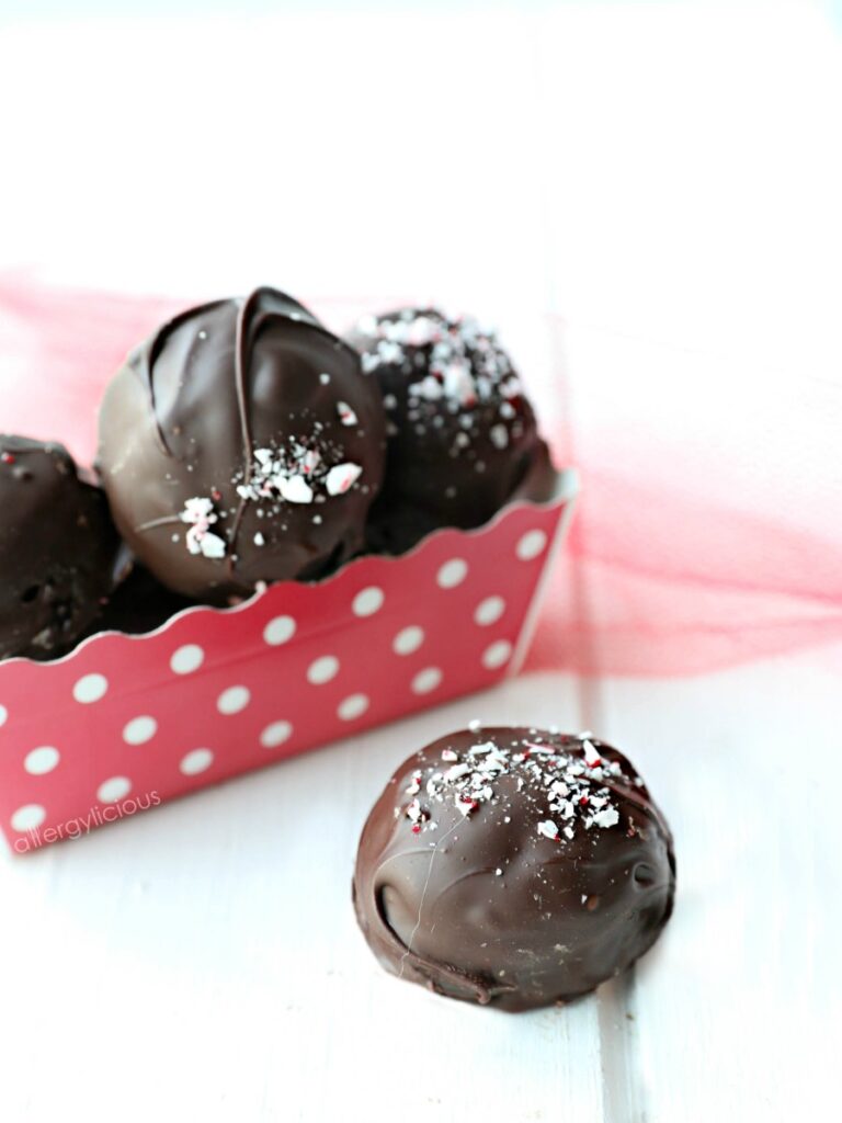 Easy & Delicious, 3 Ingredient, Oreo Truffles. Vegan, Gluten free & Nut free.