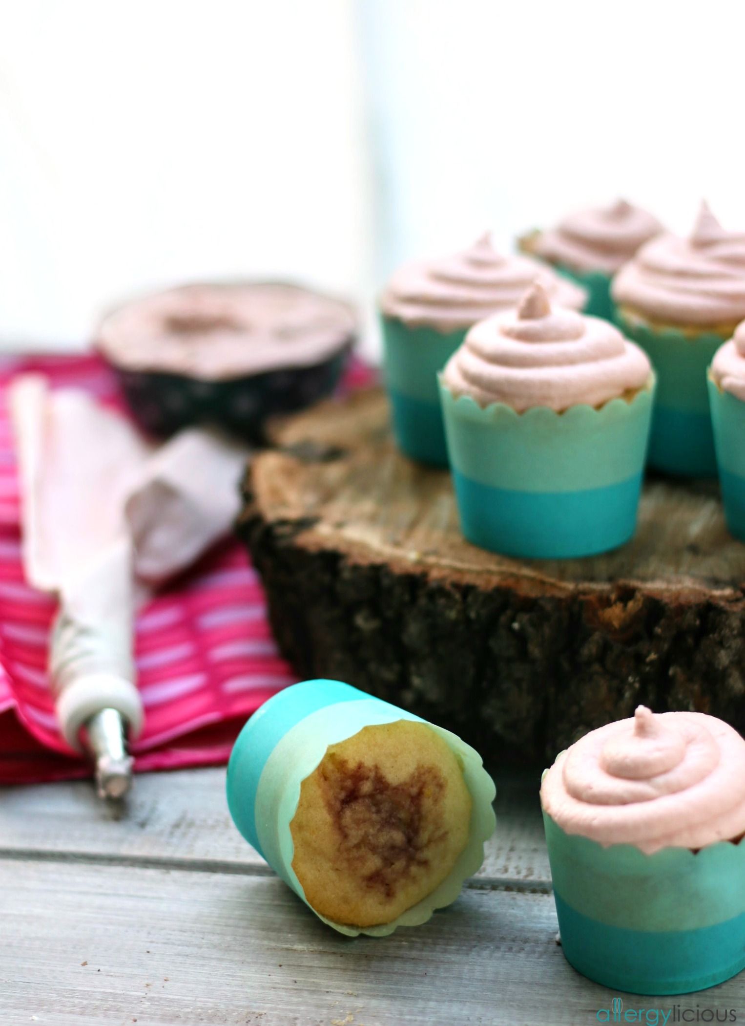 Shout SUMMER with soft & fluffy lemonade cupcakes, infused with rosewater