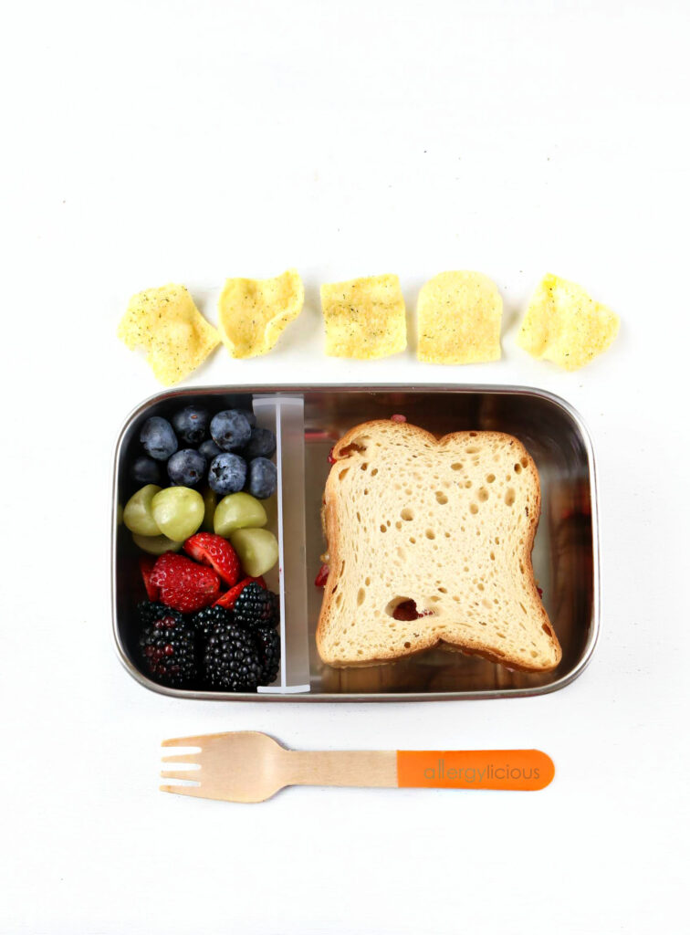 fruit and sunbutter lunchbox