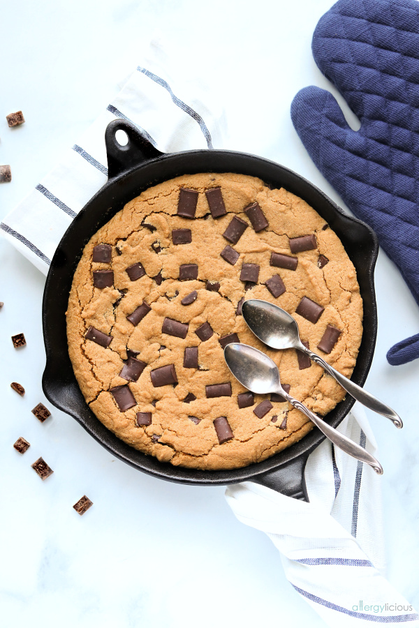 chocolate chip skillet cookie