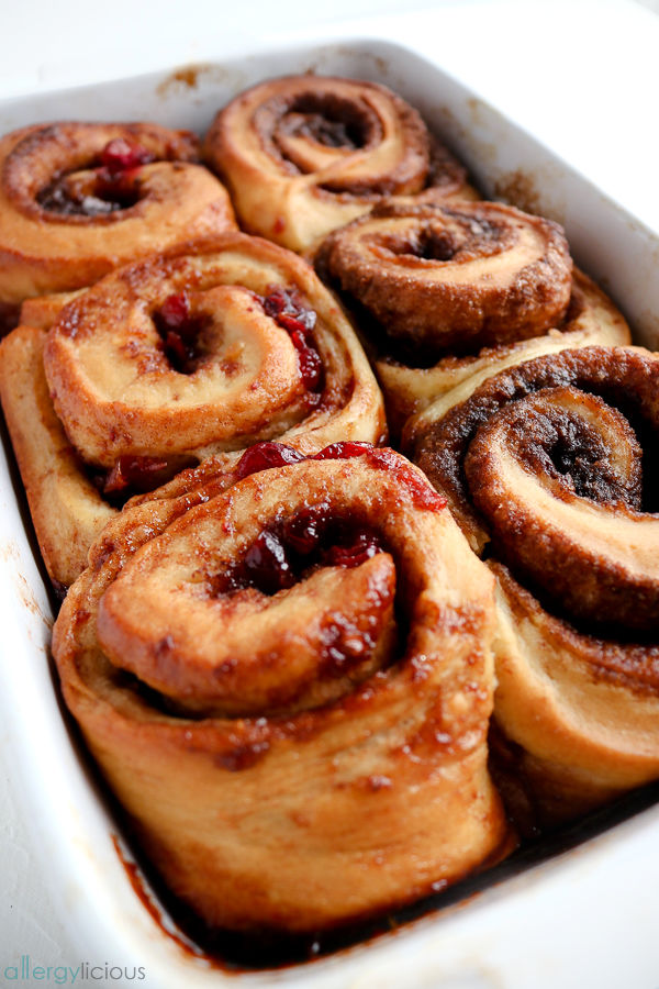 fluffy cranberry cinnamon rolls