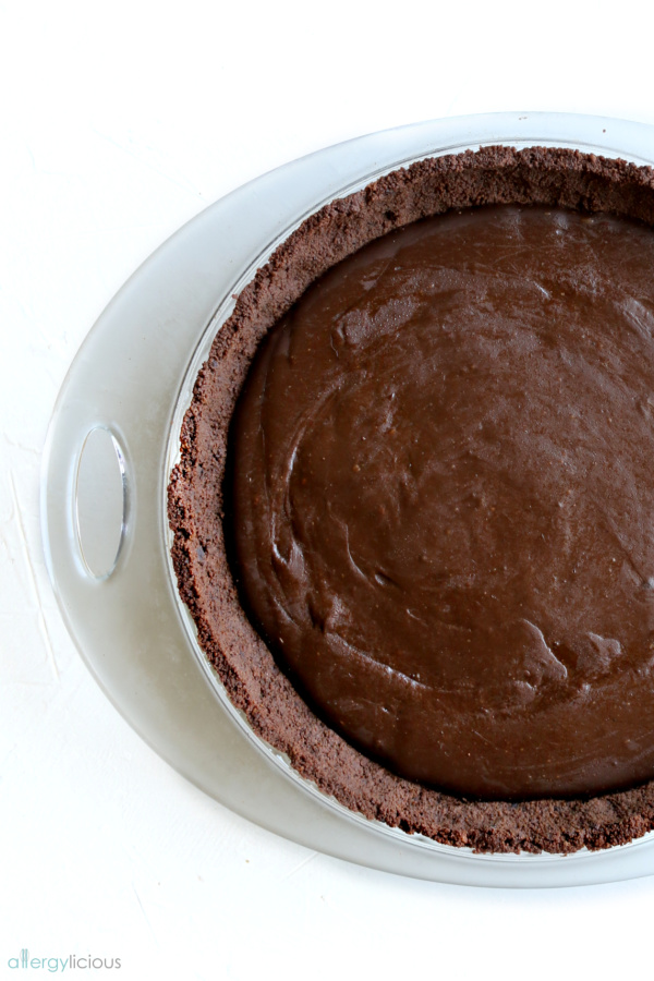 Dreamy & delicious chocolate cream pie