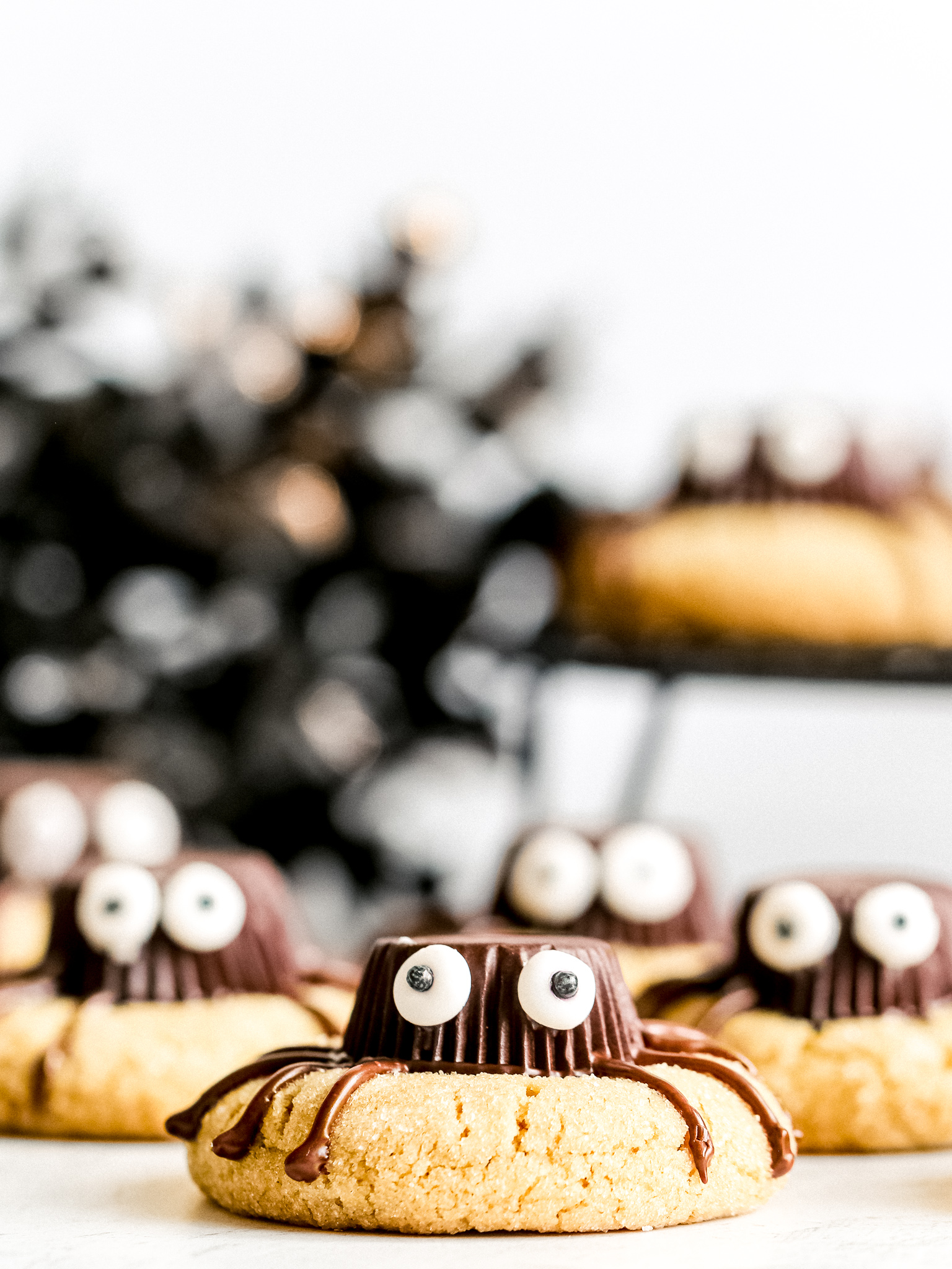 Spooky Halloween Spider Cookies (vegan, nut free) - Allergylicious